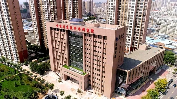 甘肃省建筑科学研究院（集团）有限公司，成立于1973年，是甘肃省领先从事建筑科学研究和科技研发的综合性咨询与技术服务机构，是国家高新技术企业、全国用户满意标杆企业、甘肃省科技创新型企业。